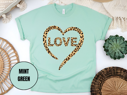 "Love Leopard Design" T-Shirt, (Gildan 5000) VD074