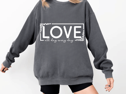 "Love Valentine's Day" Valentine's Day (Comfort Color) VDS014