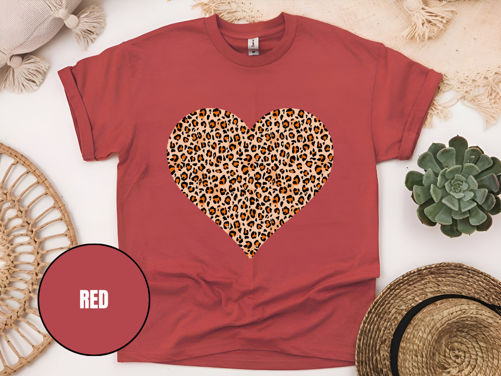 "Heart Leopard Design" T-Shirt, (Gildan 5000) VD082