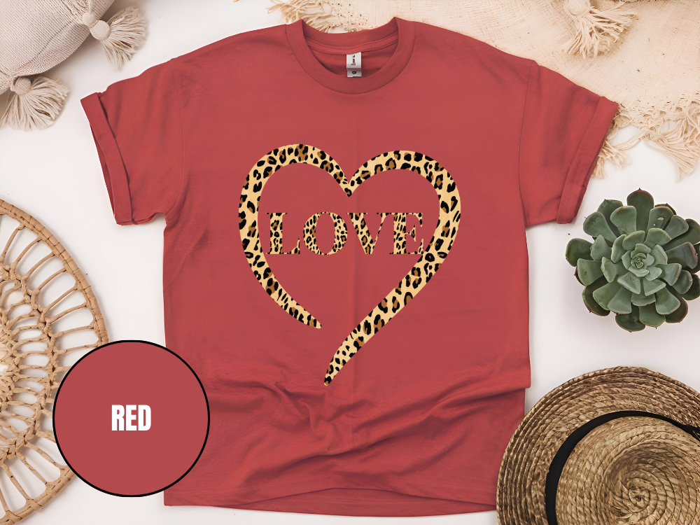 "Love Leopard Design" T-Shirt, (Gildan 5000) VD076