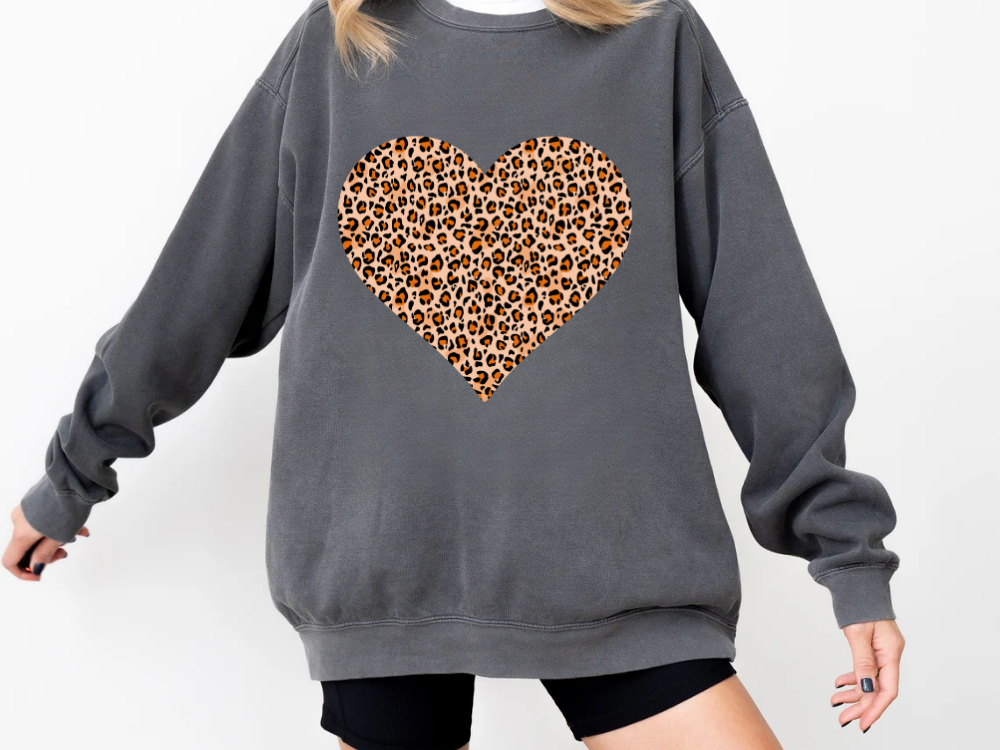 "Heart Leopard Design" Valentine's Day (Comfort Color) VDS082