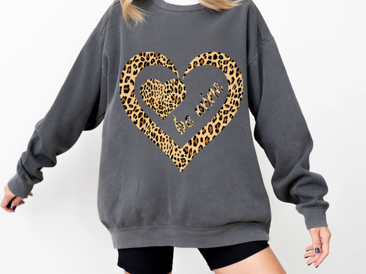 "Be Mine Leopard Design" Valentine's Day (Comfort Color) VDS068