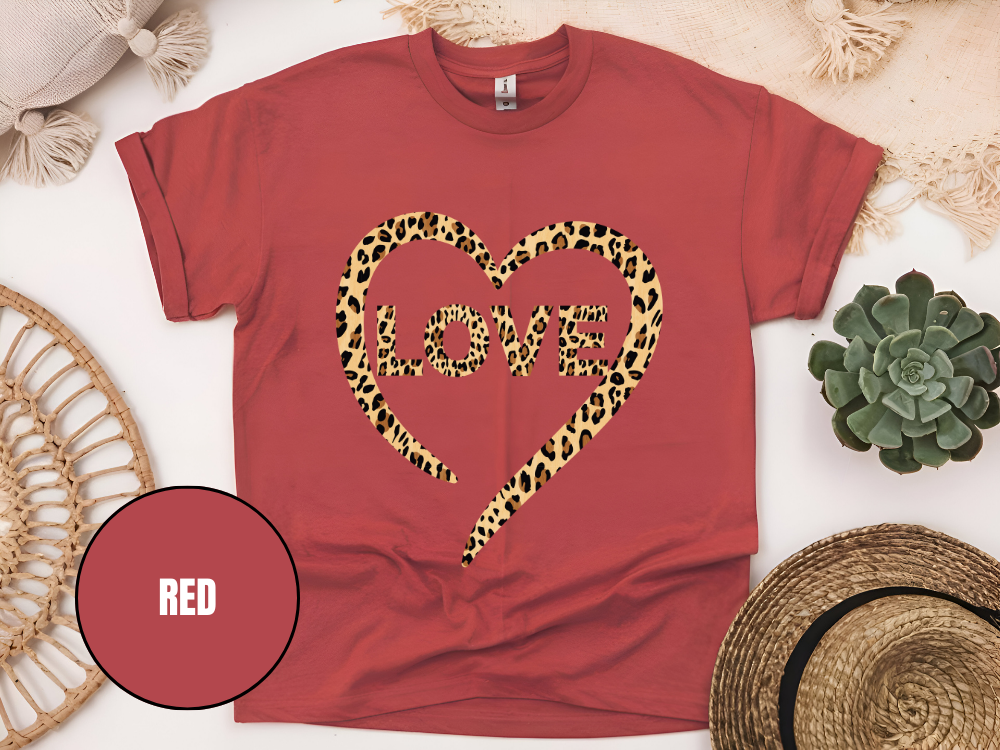 "Love Leopard Design" T-Shirt, (Gildan 5000) VD074