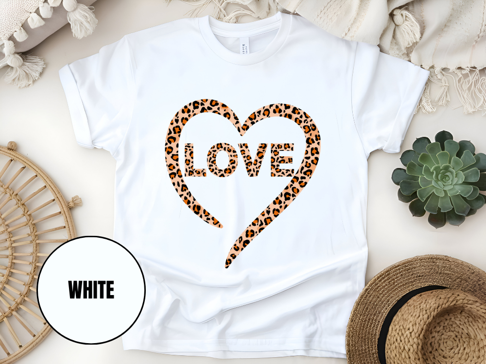 "Love Leopard Design" T-Shirt, (Gildan 5000) VD073
