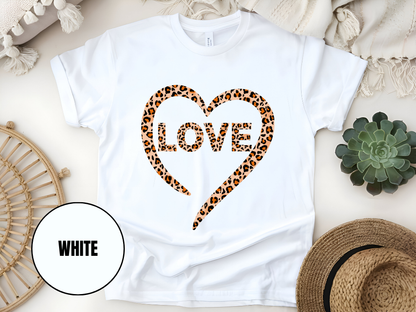 "Love Leopard Design" T-Shirt, (Gildan 5000) VD073