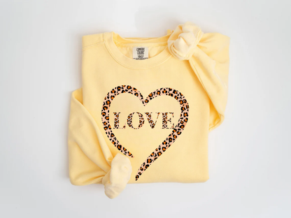 "Love Leopard Design" Valentine's Day (Comfort Color) VDS075