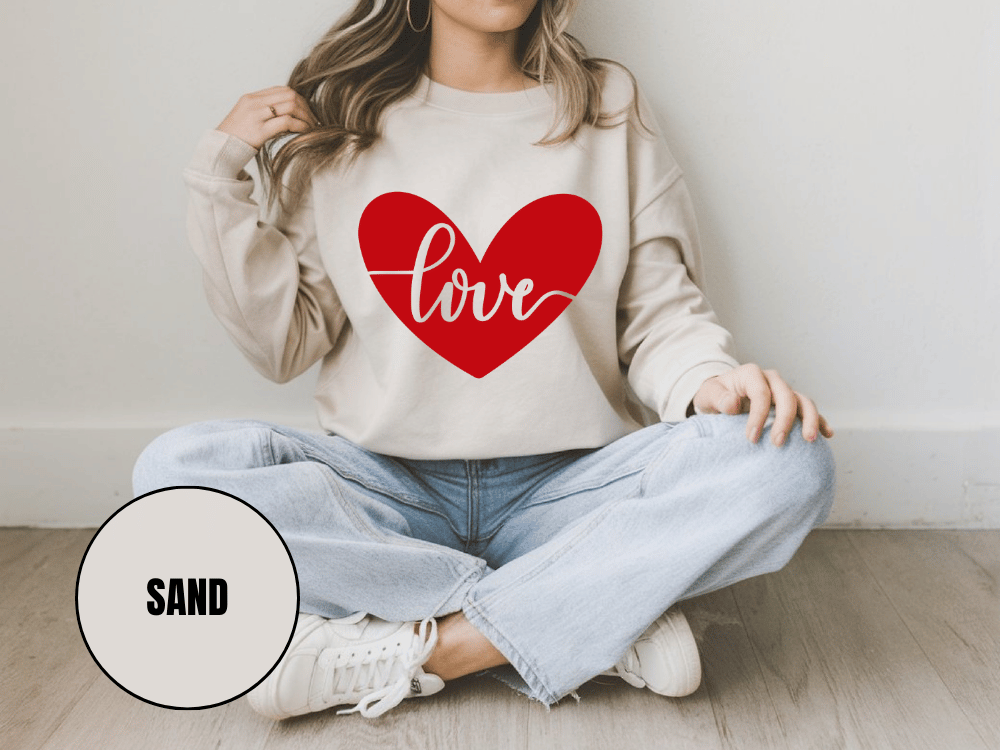 "Love" Valentine's Day (Gildan 18000) VD052