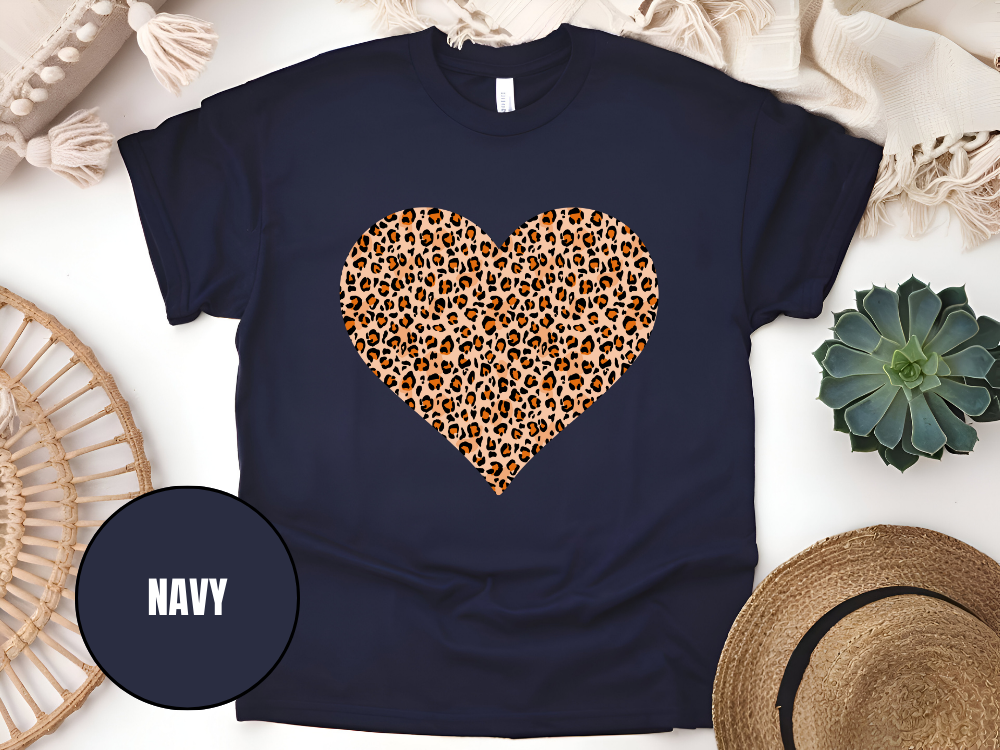 "Heart Leopard Design" T-Shirt, (Gildan 5000) VD082