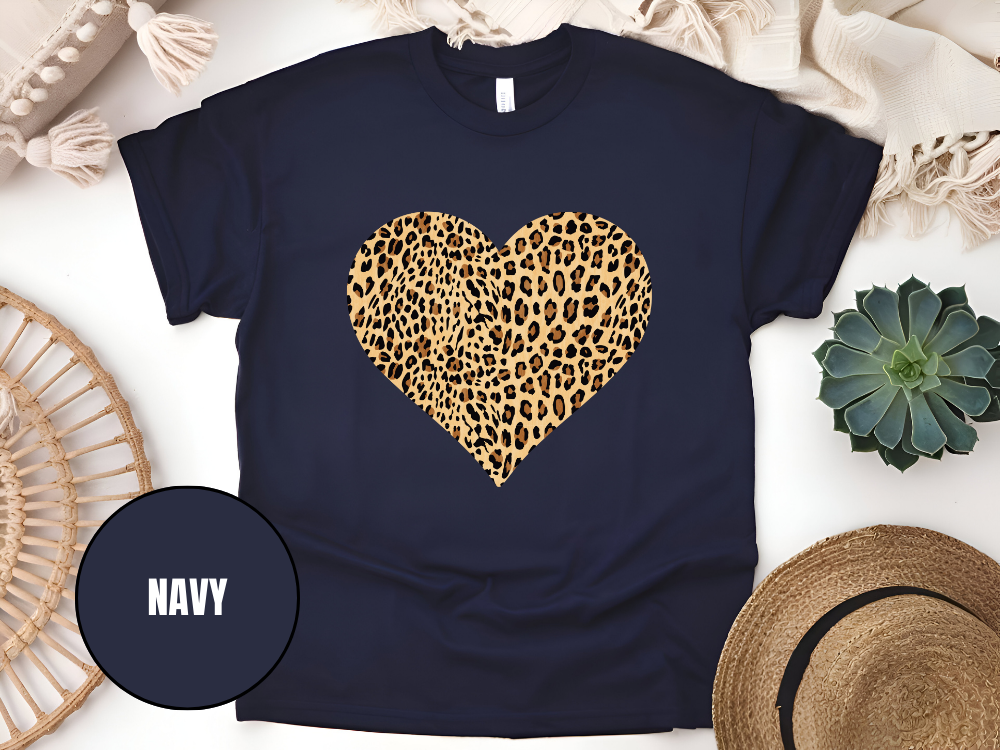 "Heart Leopard Design" T-Shirt, (Gildan 5000) VD081