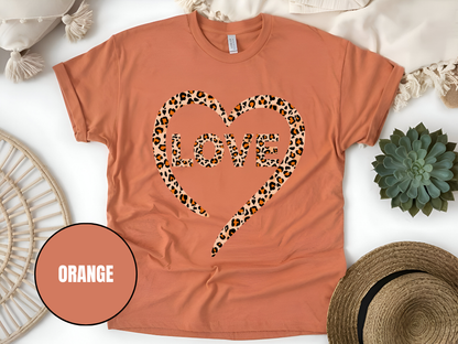 "Love Leopard Design" T-Shirt, (Gildan 5000) VD073