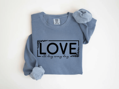 "Love Valentine's Day" Valentine's Day (Comfort Color) VDS014