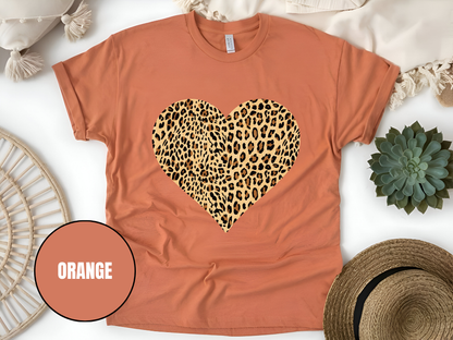 "Heart Leopard Design" T-Shirt, (Gildan 5000) VD081