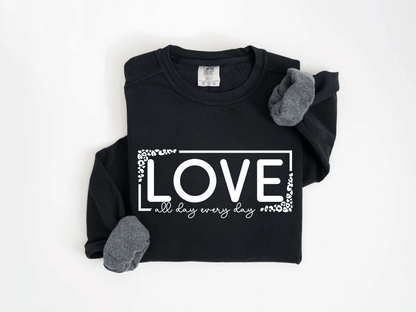 "Love Valentine's Day" Valentine's Day (Comfort Color) VDS014