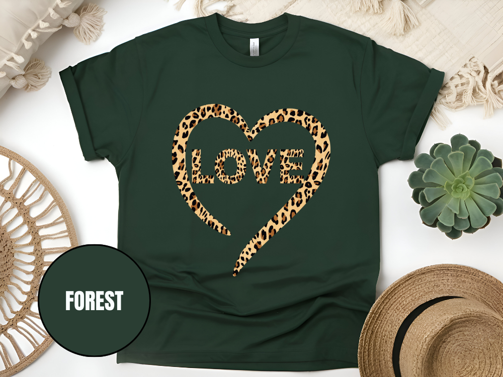 "Love Leopard Design" T-Shirt, (Gildan 5000) VD074