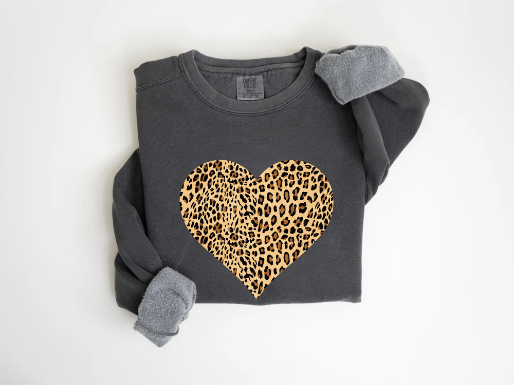 "Heart Leopard Design" Valentine's Day (Comfort Color) VDS081