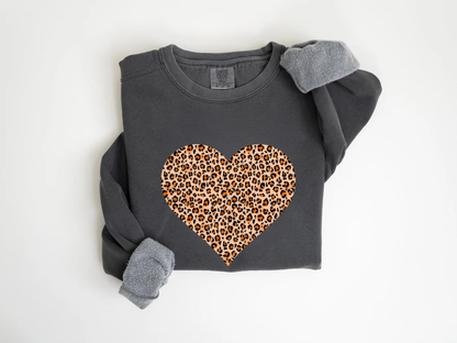 "Heart Leopard Design" Valentine's Day (Comfort Color) VDS082