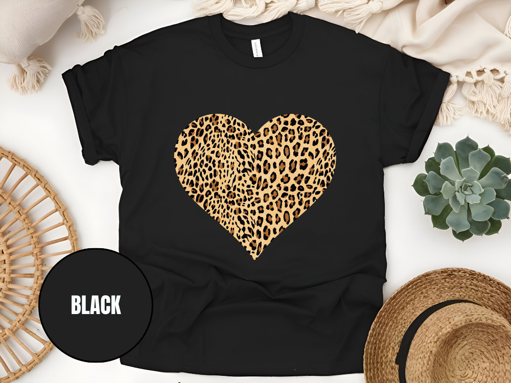 "Heart Leopard Design" T-Shirt, (Gildan 5000) VD081