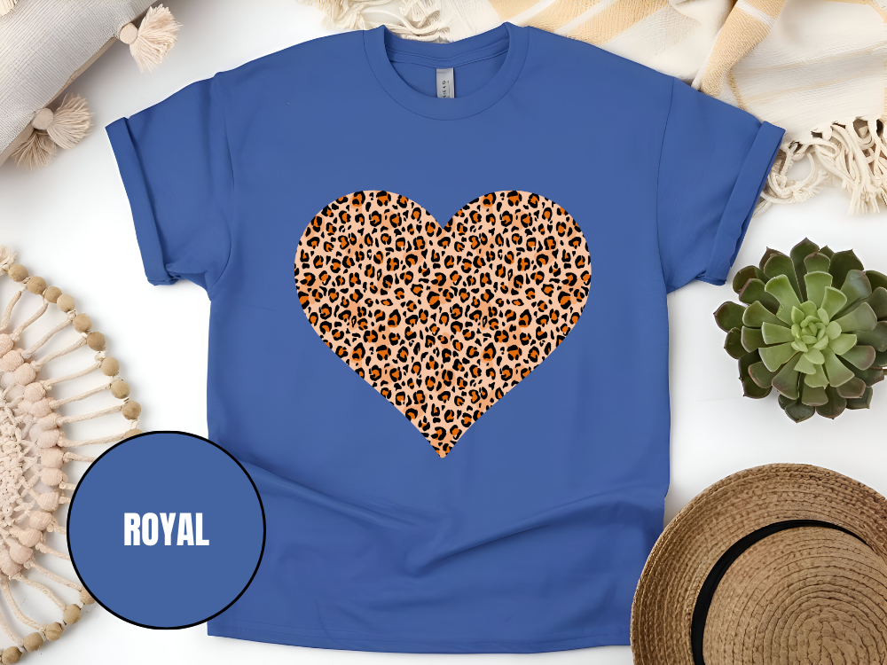 "Heart Leopard Design" T-Shirt, (Gildan 5000) VD082